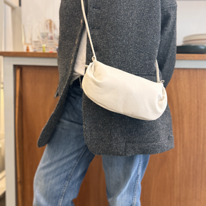 Sac en bandoulière cuir couleur ivoire 